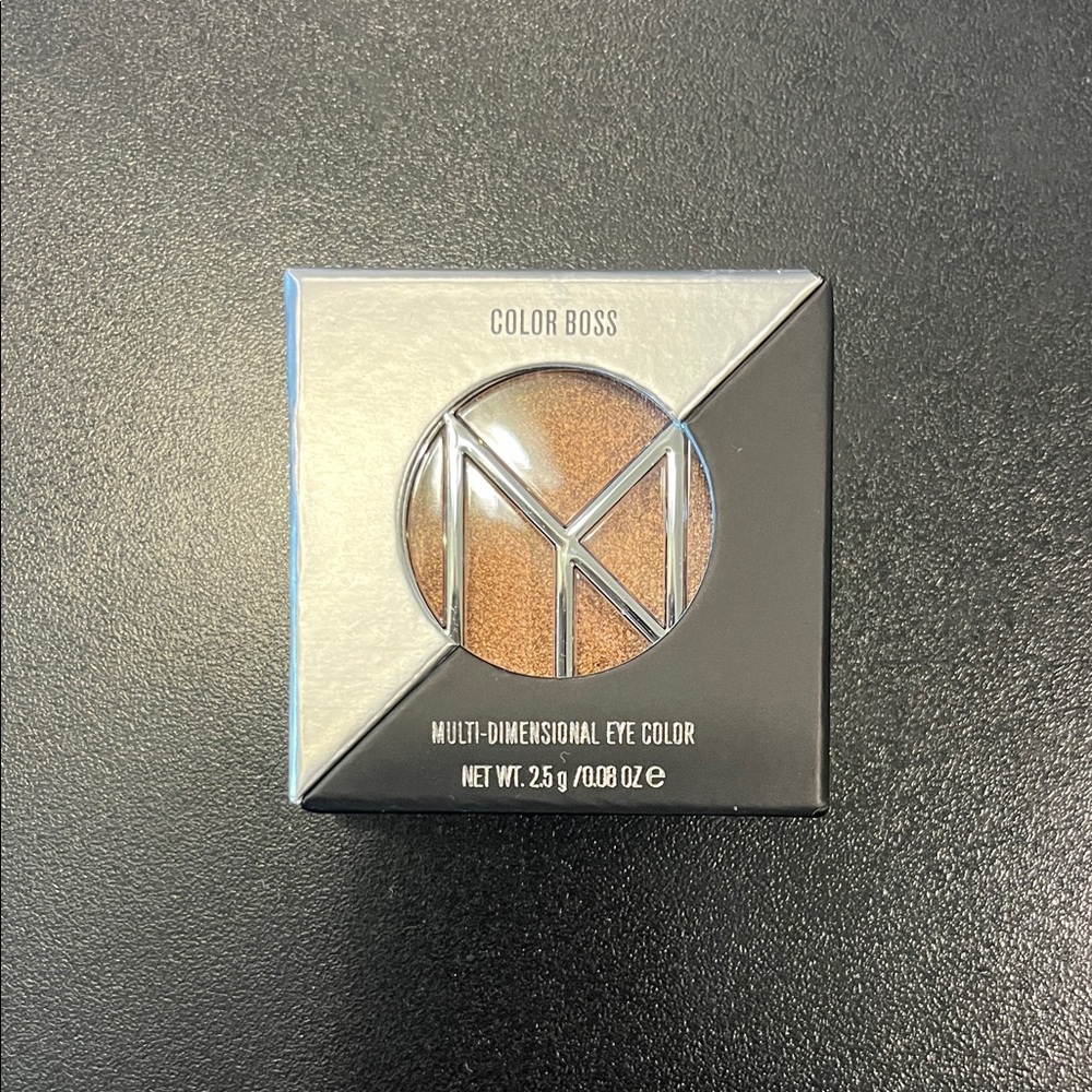 IL MAKIAGE Shimmering Bronze Eye Shadow
